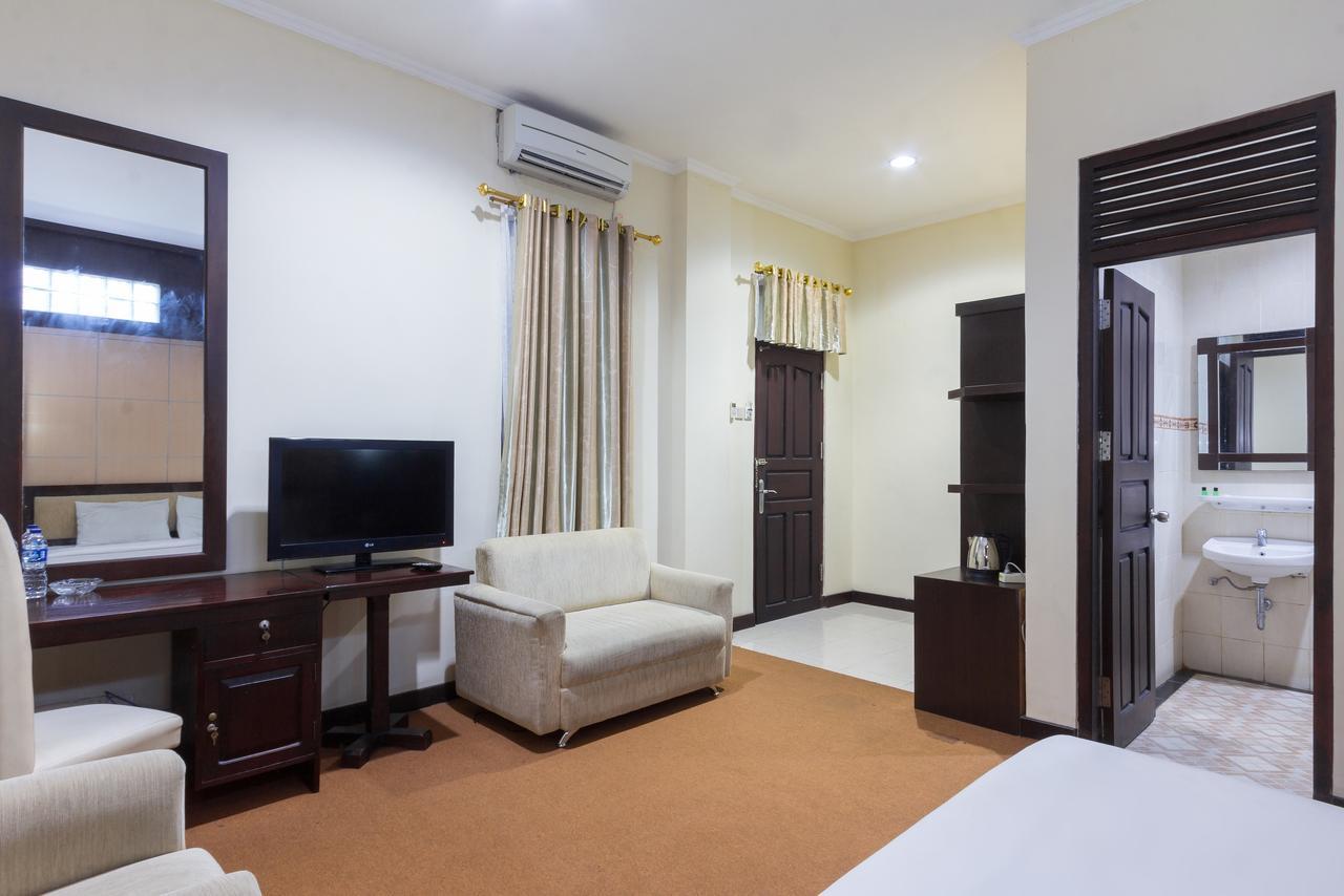 Septia Hotel Yogyakarta Exterior photo